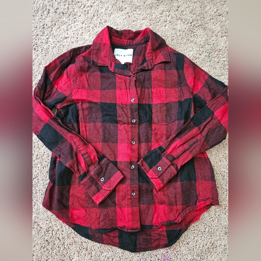 Lola river small red black flannel button down long sleeve sweater